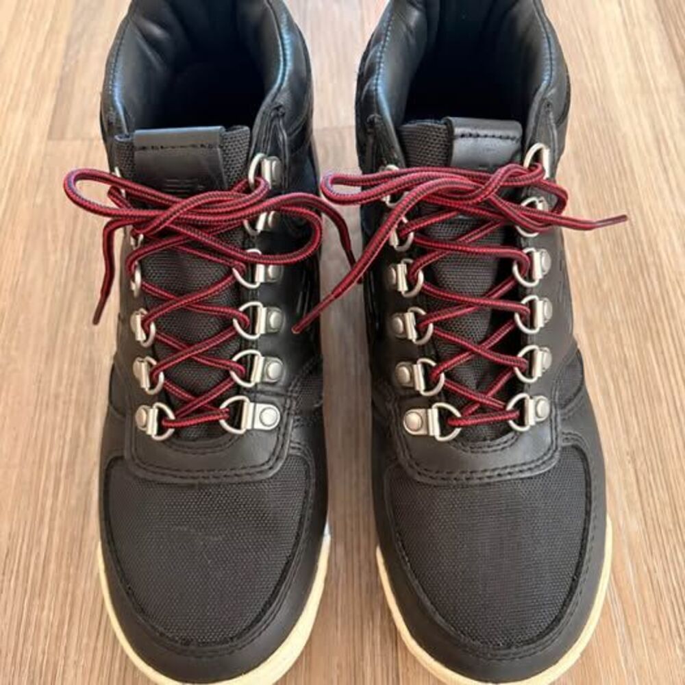 New Balance Rainier Boots Black Size 5 Men